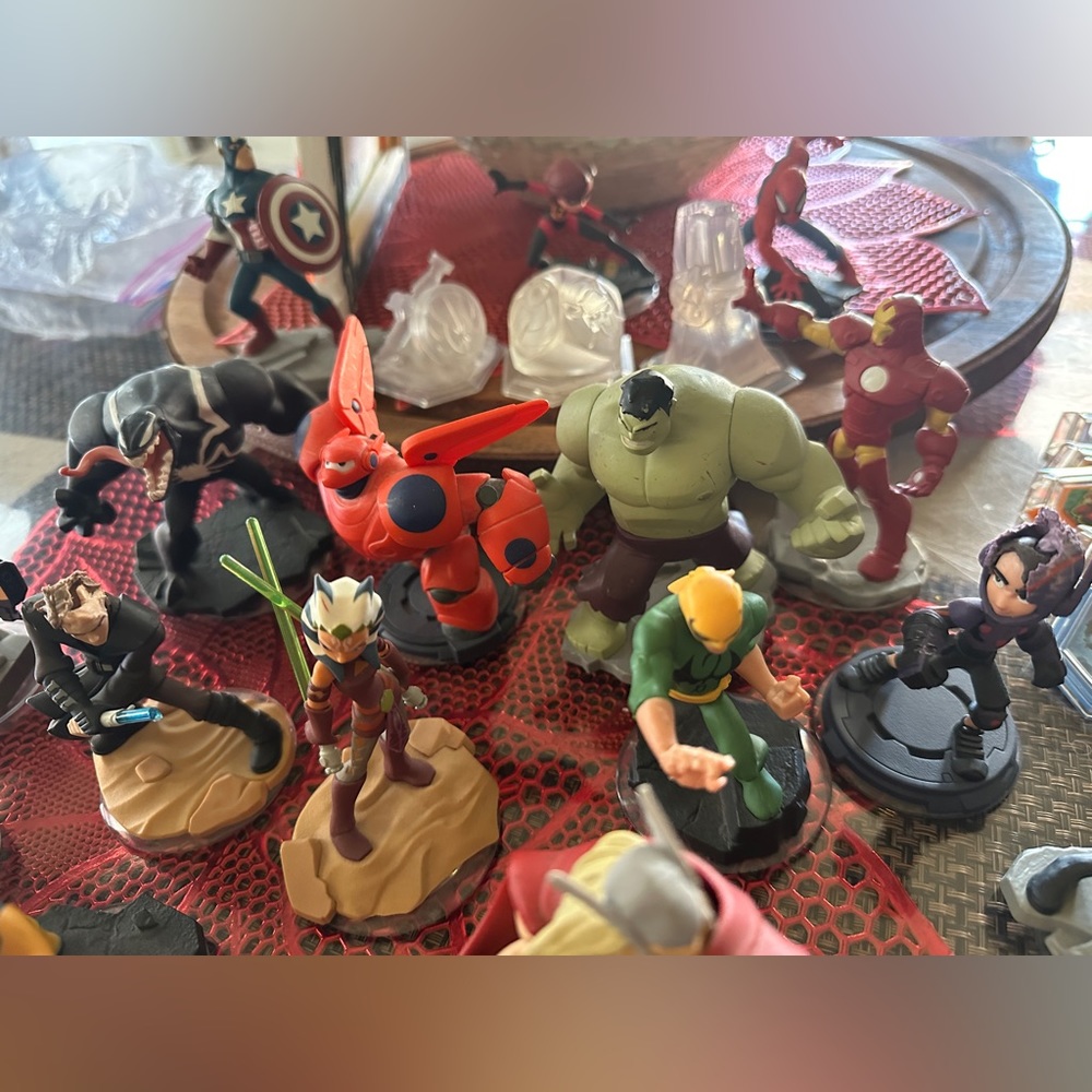 Disney Infinity 34 pc bundle - Picture 2 of 4